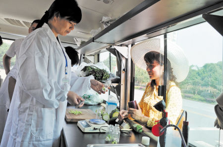 挑選食品安全檢測(cè)車廠家，需要注意這3點(diǎn)