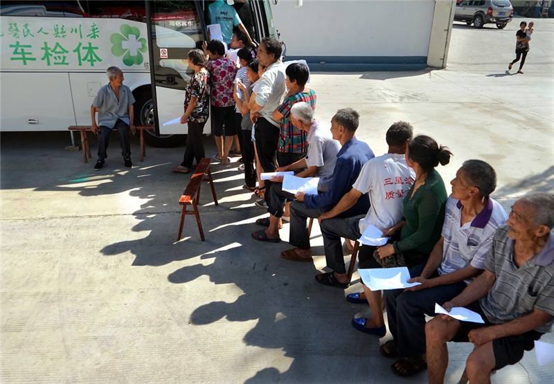 移動體檢車造福人民群眾，生產(chǎn)廠家為健康護航02